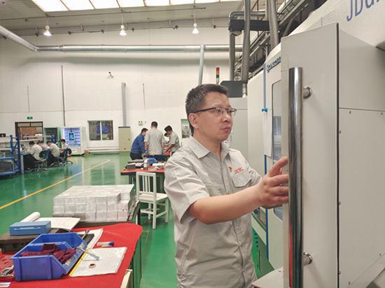 张志忠 匠心付出 雕琢 中国精度